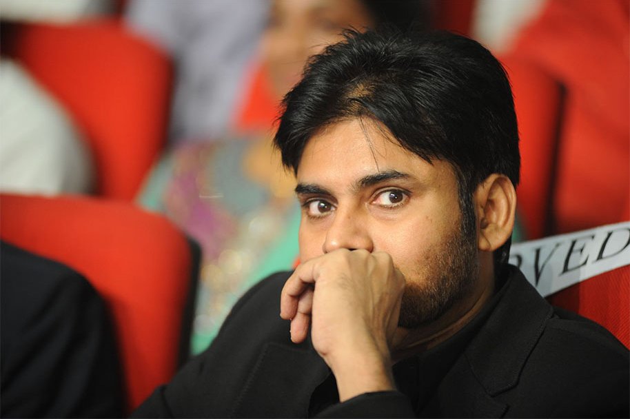 Attarintiki-Daredi-Thank-You-Meeting